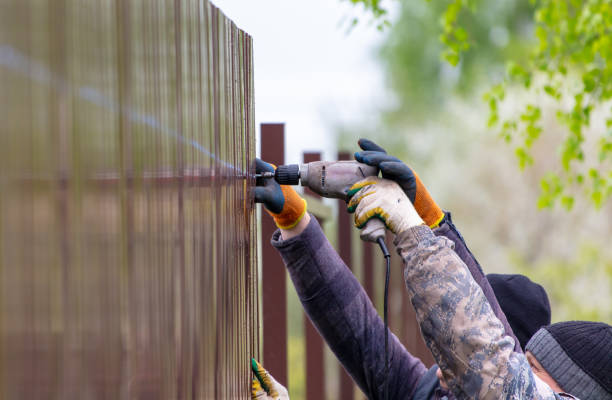 reliable fencing contractors in Woodford